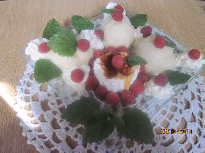 Fromage blanc maison framboises et sorbet de poires