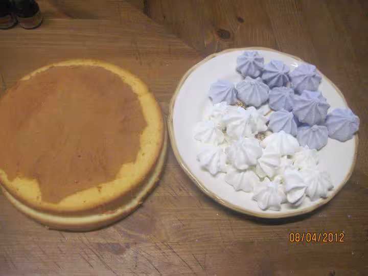 Gateau au lait de coco et meringues