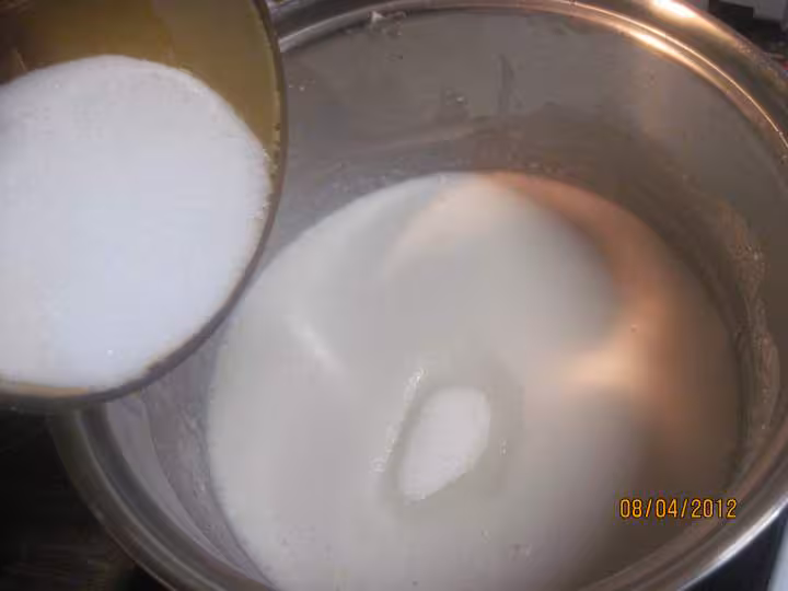 Gateau au lait de coco et meringues