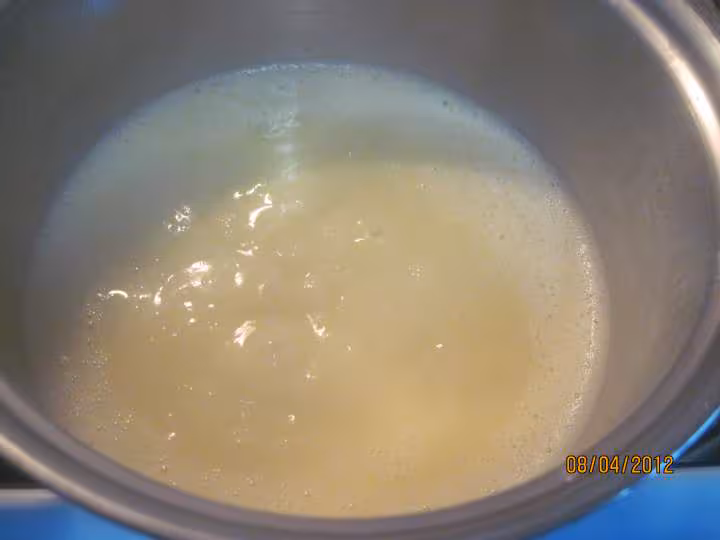 Gateau au lait de coco et meringues