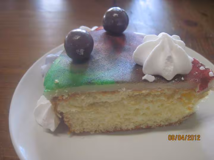 Gateau au lait de coco et meringues