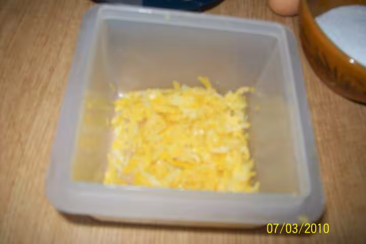 Gateau aux brugnons et zeste de citron