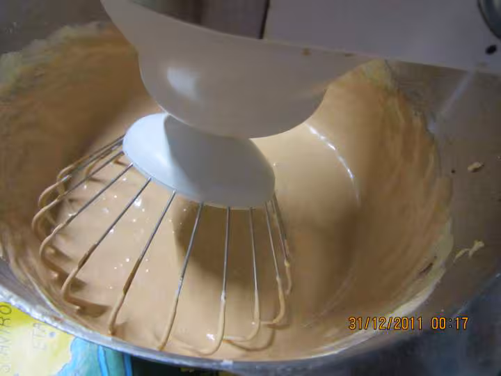 Gateau aux macarons chocolate creme au beurre
