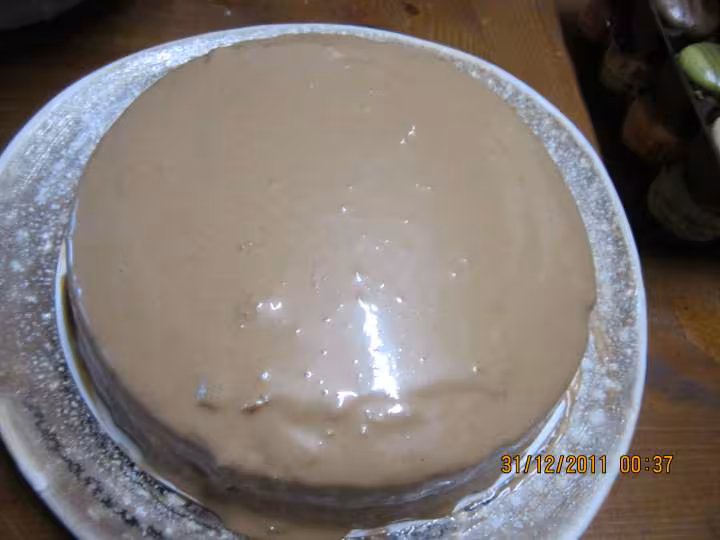 Gateau aux macarons chocolate creme au beurre