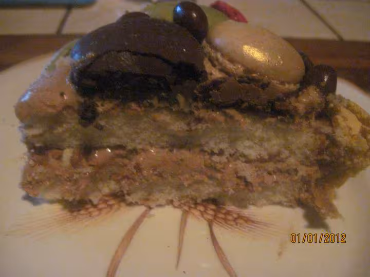 Gateau aux macarons chocolate creme au beurre