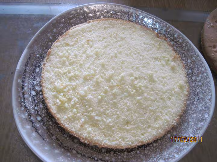 Gateau aux pruneaux et pate d amande