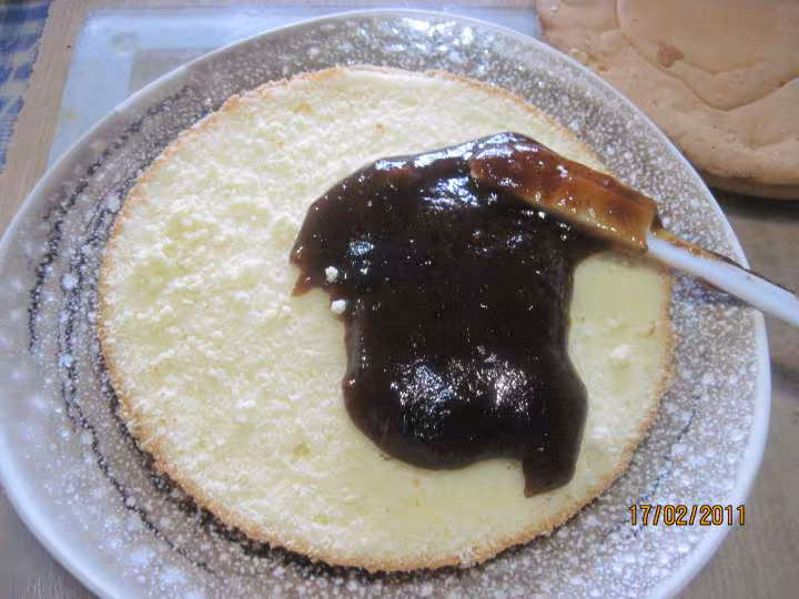 Gateau aux pruneaux et pate d amande