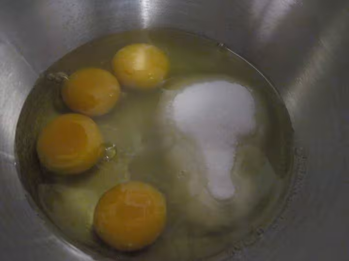 Gateau clafoutis aux abricots a la creme fraiche
