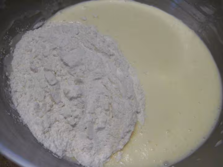 Gateau clafoutis aux abricots a la creme fraiche