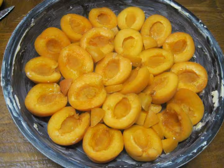 Gateau clafoutis aux abricots a la creme fraiche