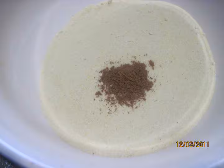 Gateau de semoule au nappage de chocolat
