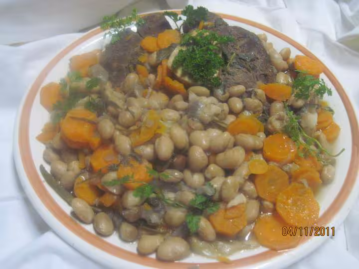 Gite de boeuf aux haricot de paimpol et carottes