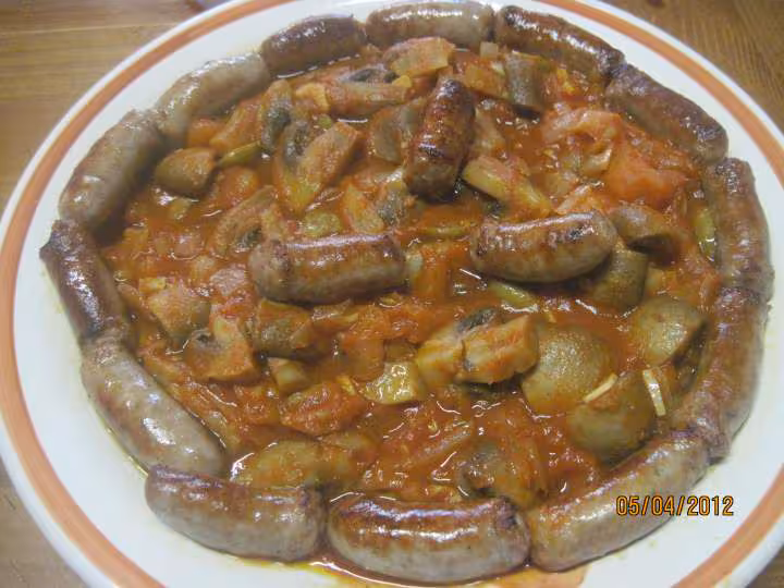 Godiveaux a la sauce tomate aux champignons