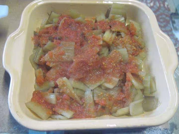 Gratin de blette a la sauce tomate