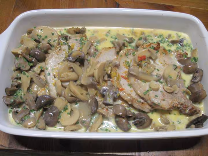 Gratin de cotelettes de porc et champignons