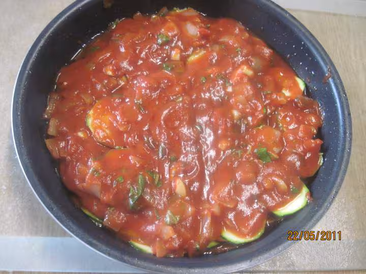 Gratin de courgettes a la sauce tomate et basilic