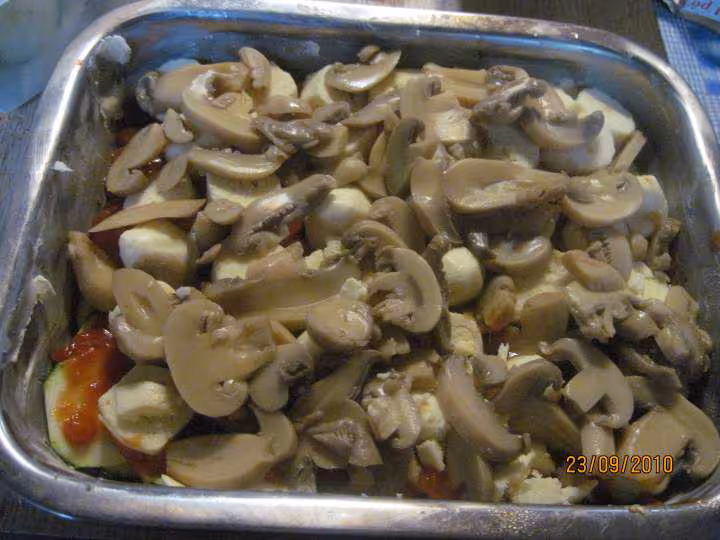 Gratin de courgettes champignons et quenelles au four