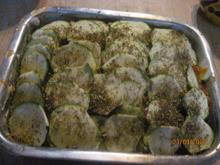 Gratin de courgettes champignons et quenelles au four