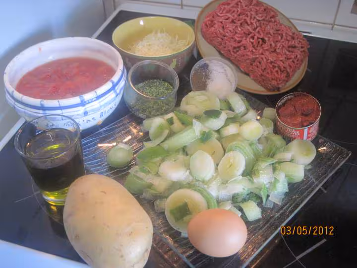 Gratin de poieaux pomme de terre et boeuf hache