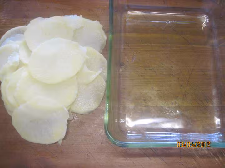 Gratin de poieaux pomme de terre et boeuf hache