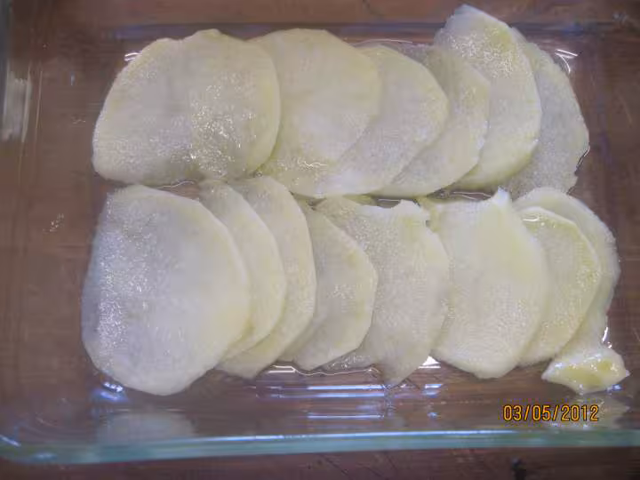Gratin de poieaux pomme de terre et boeuf hache