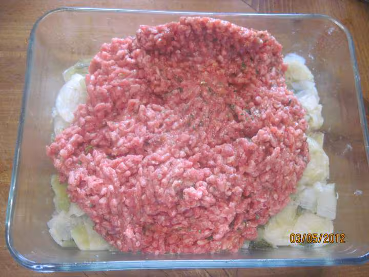 Gratin de poieaux pomme de terre et boeuf hache