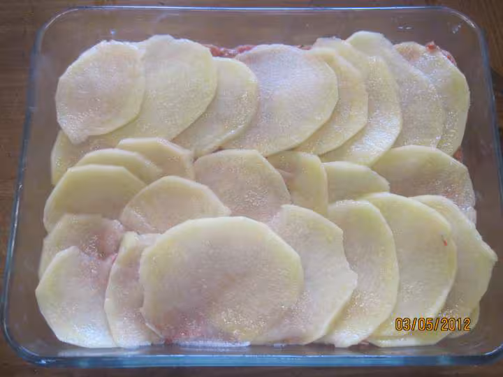 Gratin de poieaux pomme de terre et boeuf hache