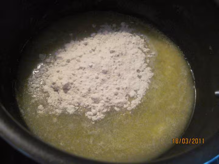 Gratn de quenelles au poisson a la bechamel