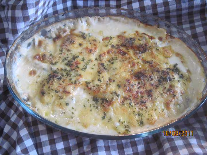 Gratn de quenelles aupoisson a la bechamel