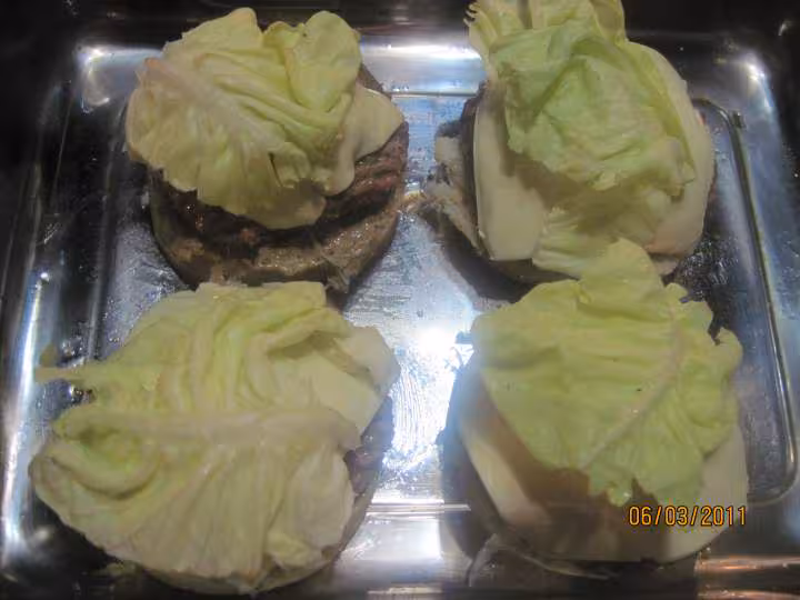 Hamburgers au boeuf hache a la moutarde au massale