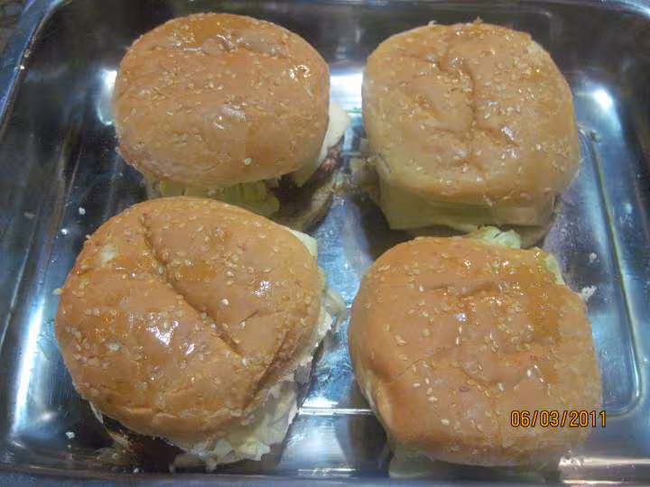 Hamburgers au boeuf hache a la moutarde au massale