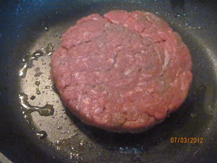 Hamburgers geants au boeufs hache