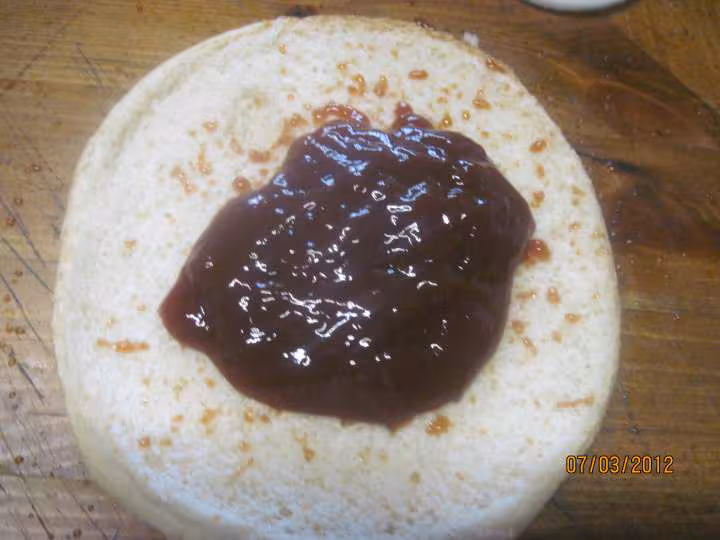 Hamburgers geants au boeufs hache