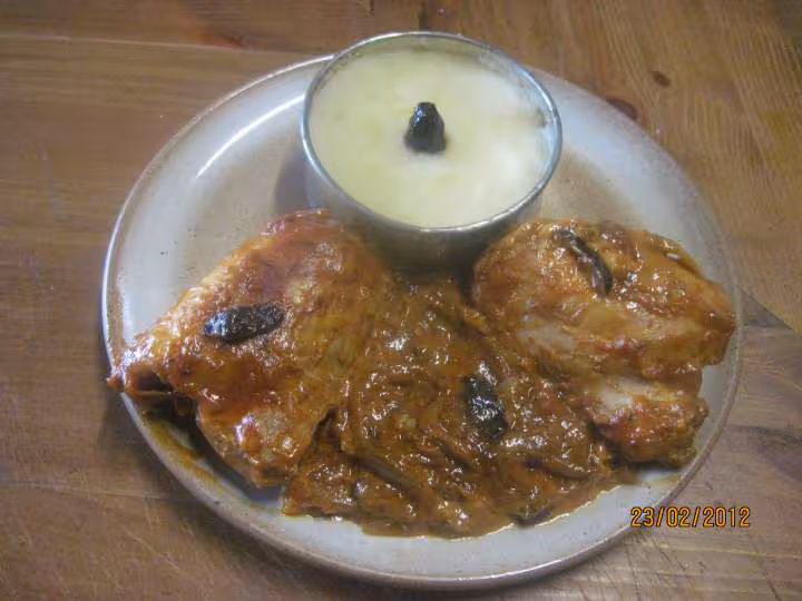 Hauts de poulets sauce tomate cuisinee