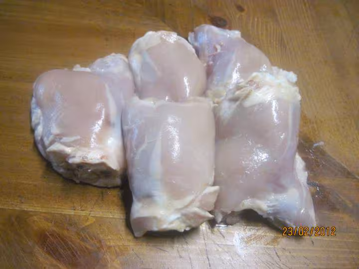 Hauts de poulets sauce tomate cuisinee