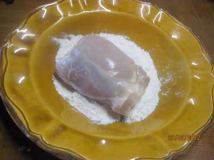 Hauts de poulets sauce tomate cuisinee