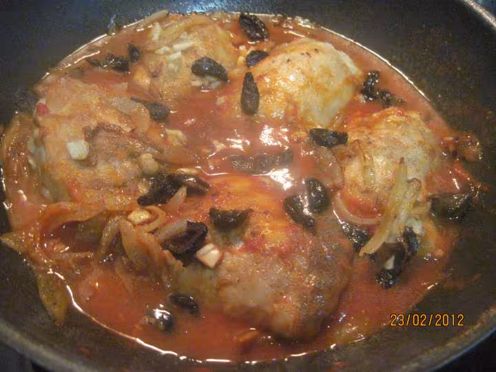 Hauts de poulets sauce tomate cuisinee