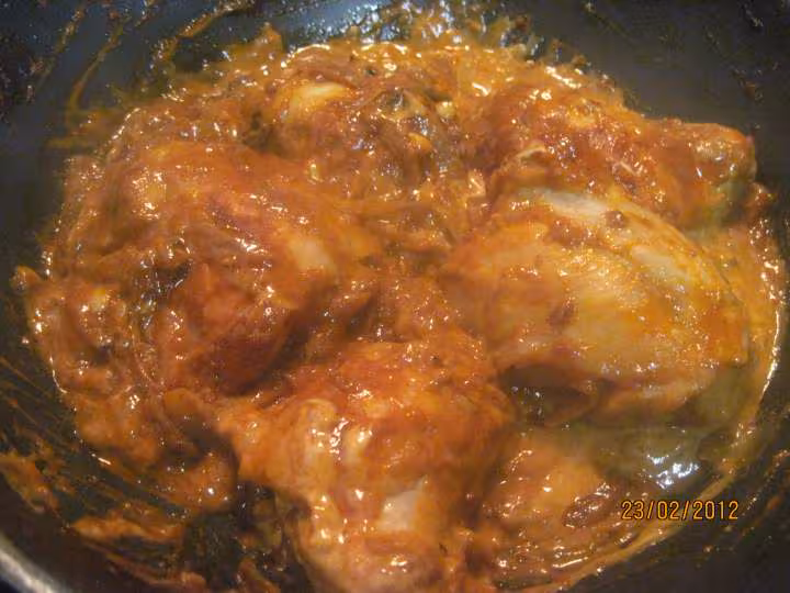 Hauts de poulets sauce tomate cuisinee