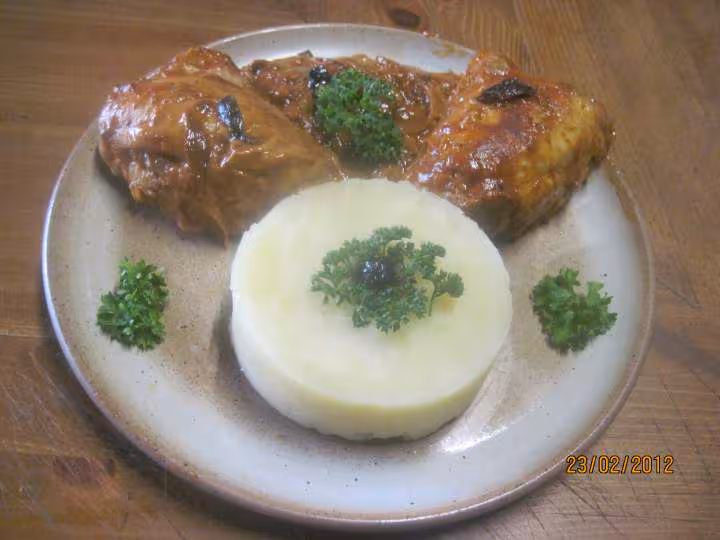 Hauts de poulets sauce tomate cuisinee