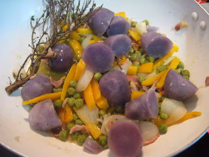Jardiniere de legumes aux pommes de terre vitelottes