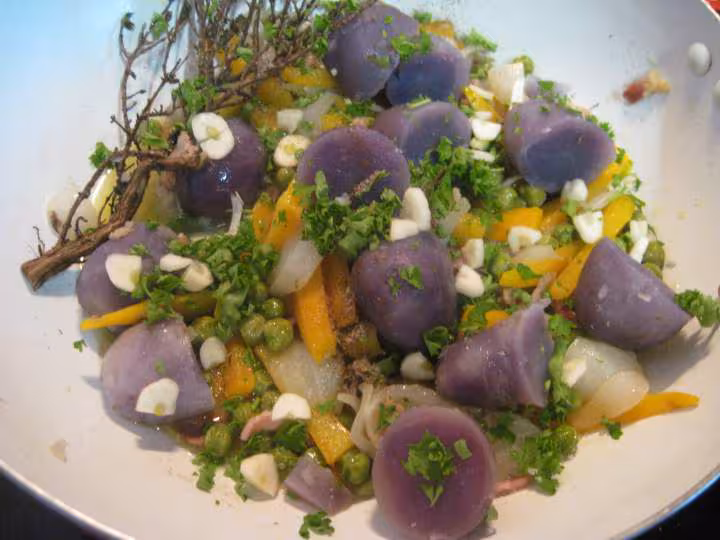 Jardiniere de legumes aux pommes de terre vitelottes