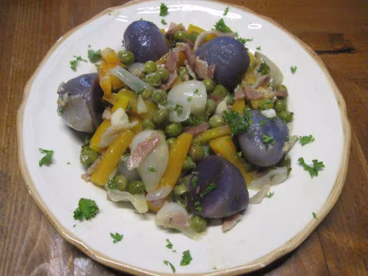 Jardiniere de legumes aux pommes de terre vitelottes