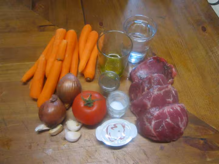 Joues de boeuf aux carottes et basilic