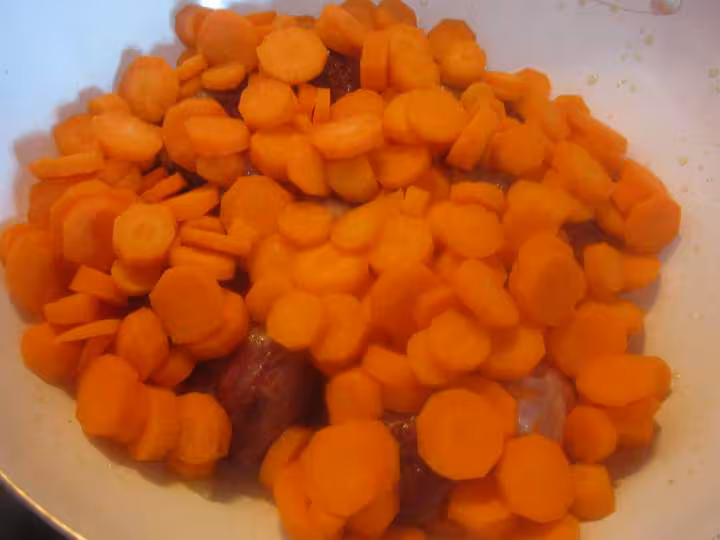 Joues de boeuf aux carottes et basilic