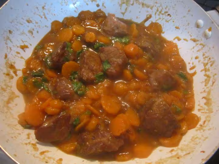Joues de boeuf aux carottes et basilic