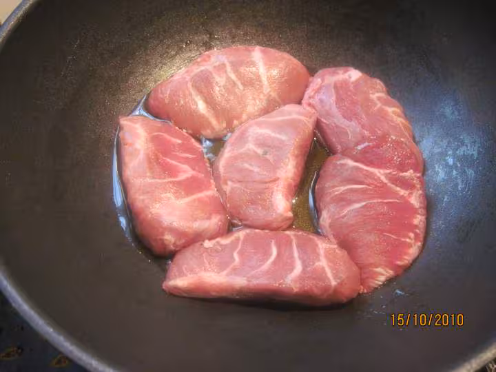 Joues de porc au p de terre sauce curcuma