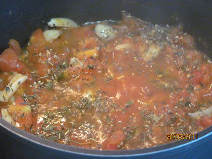 Lamelles de poulet aux pate de savoie en sauce tomate