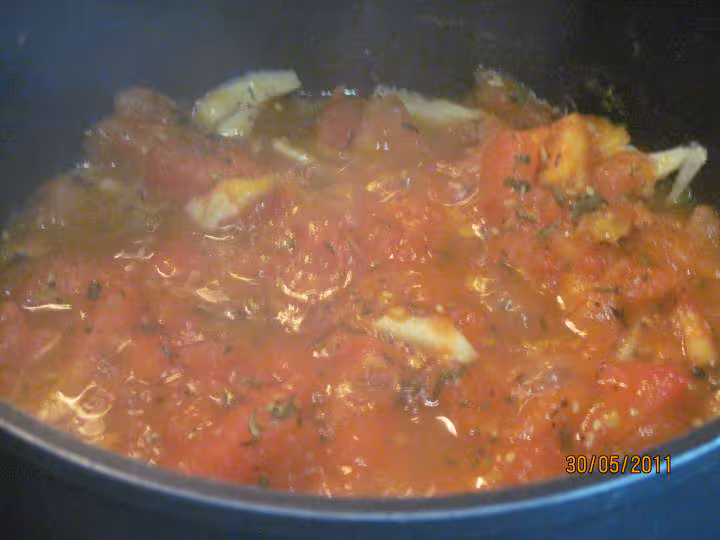 Lamelles de poulet aux pate de savoie en sauce tomate