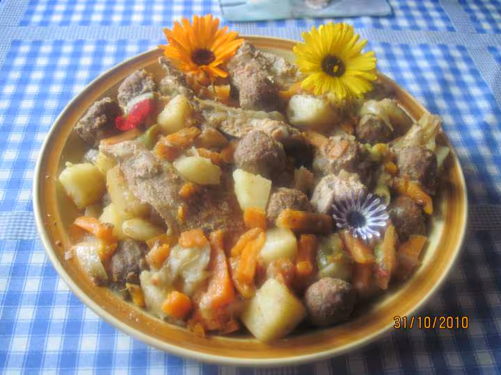Legumes divers aux 2 viandes au massale