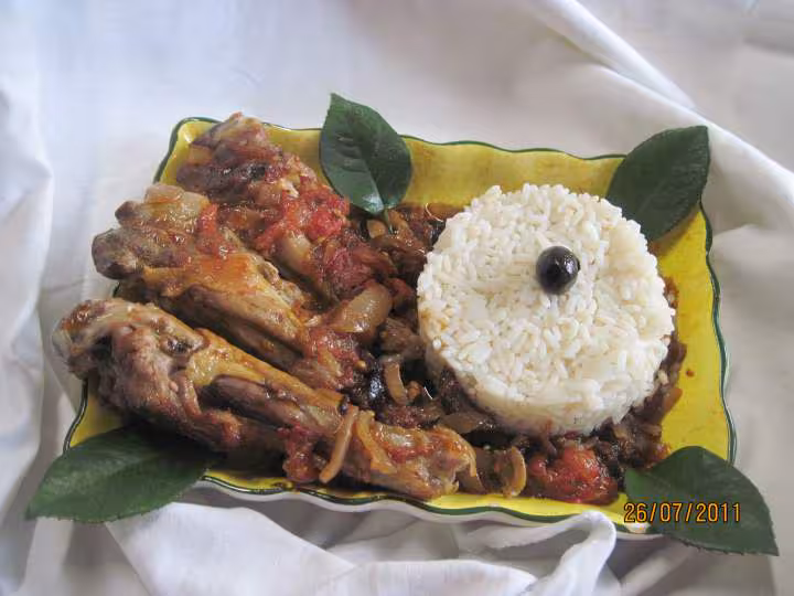 Manchons de canard a la sauce tomates